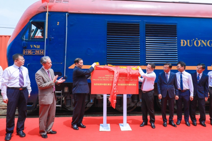 Khai trương tàu hàng liên vận giữa Việt Nam - Trung Quốc