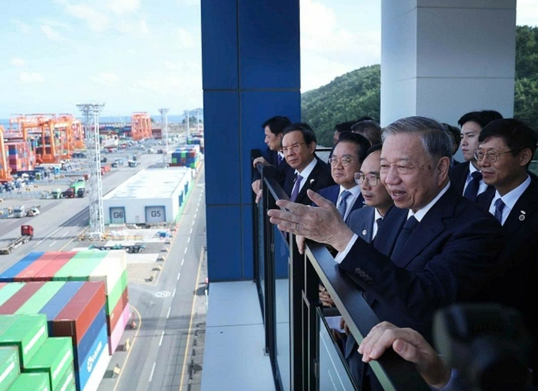Tổng Bí thư đề nghị cảng Busan tăng hợp tác với cảng Việt Nam