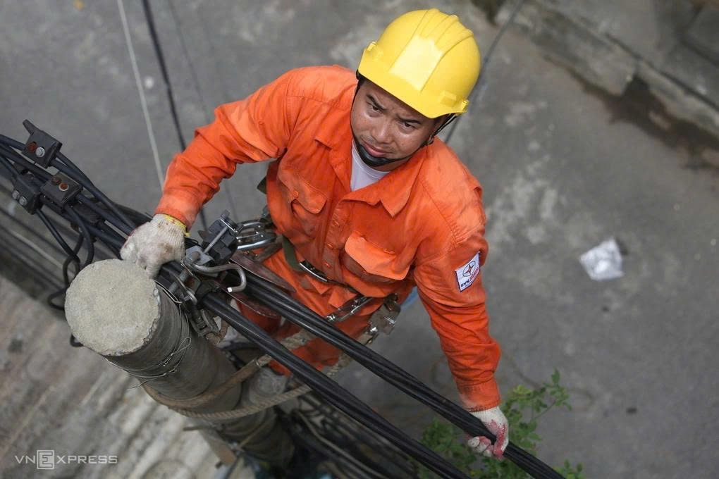 Phó thủ tướng: Xem xét giảm giá điện từ 1/11