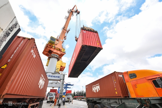 Doanh nghiệp thương mại sản xuất bớt nặng gánh chi phí logistics