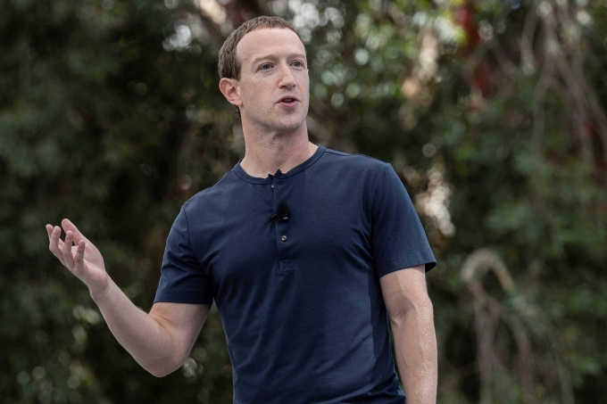 Mark Zuckerberg mất 18 tỷ USD một ngày